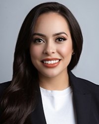 Headshot of Ana Medeiros