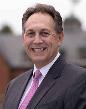 Headshot of Dr. Scott Rauch