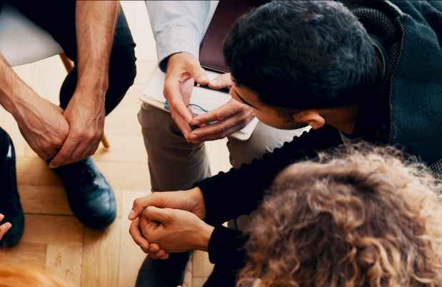 teens in group therapy